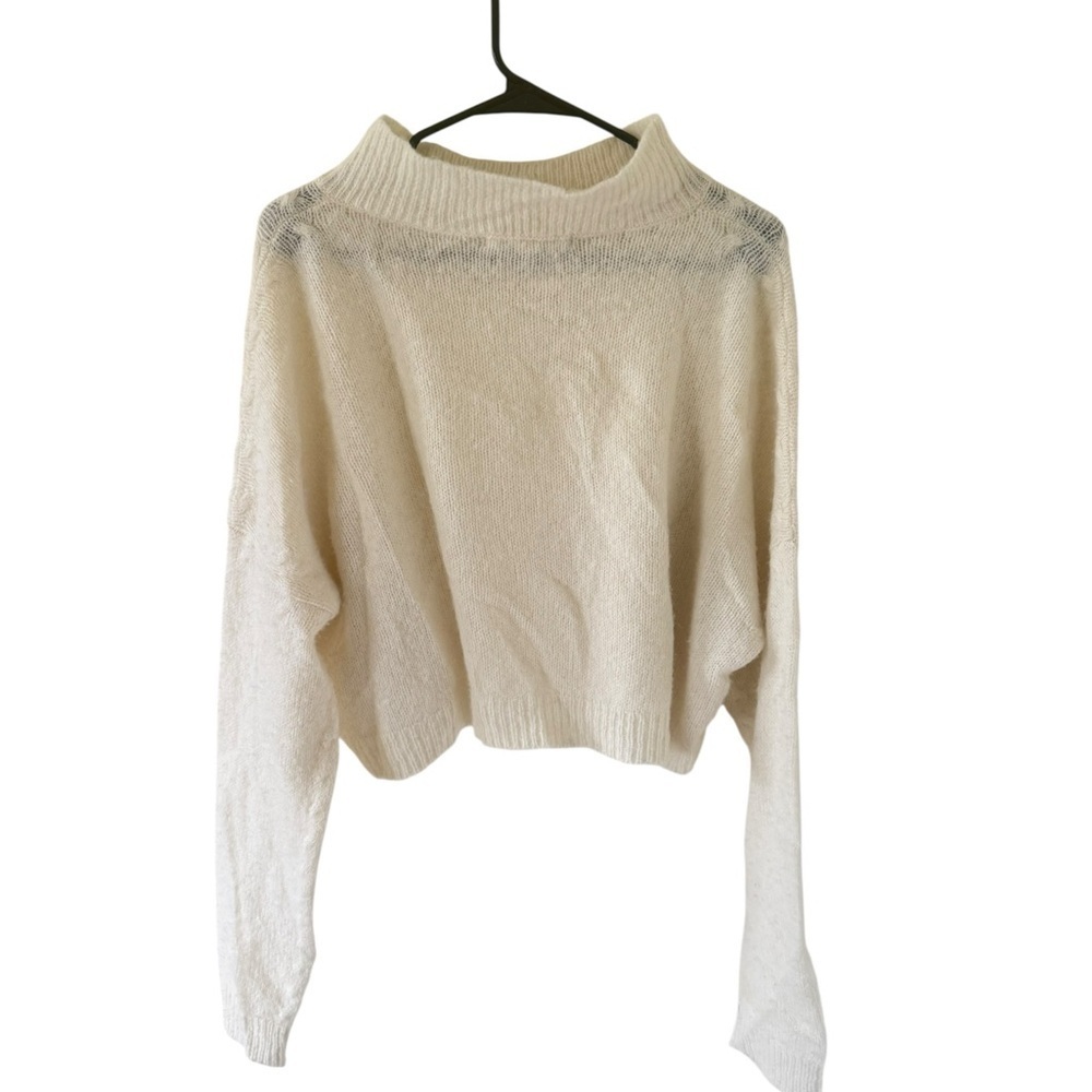 AMO Ambition Cream Cropped Baby Alpaca Blend Sweater - Picture 7 of 8